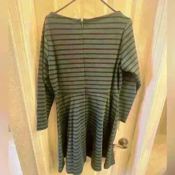 Old Navy fit and flare dress. Size Large. Green and black stripes. Never worn. - Picture 5 of 5